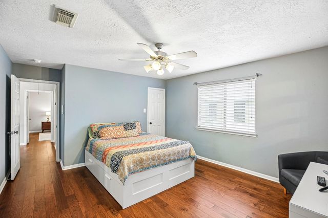 2113 Coldwater Bridge Lane, League City, TX 77573
