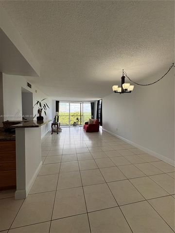 2500 NE 135th Street C502, North Miami, FL 33181