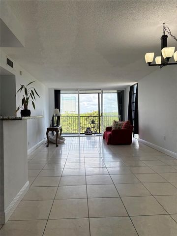 2500 NE 135th Street C502, North Miami, FL 33181