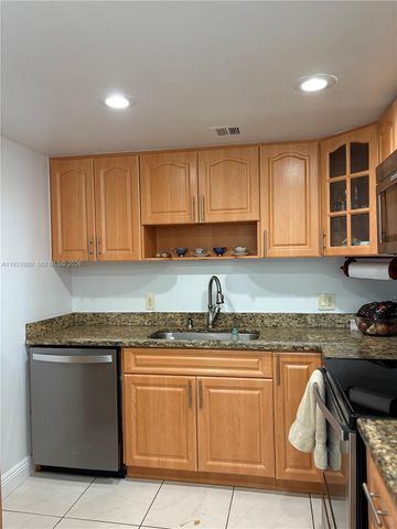 2500 NE 135th Street C502, North Miami, FL 33181