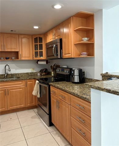 2500 NE 135th Street C502, North Miami, FL 33181