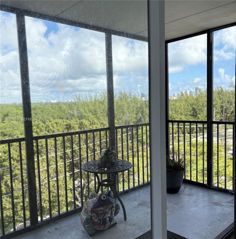 2500 NE 135th Street C502, North Miami, FL 33181
