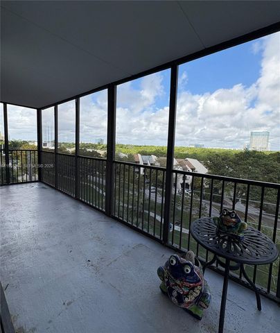 2500 NE 135th Street C502, North Miami, FL 33181