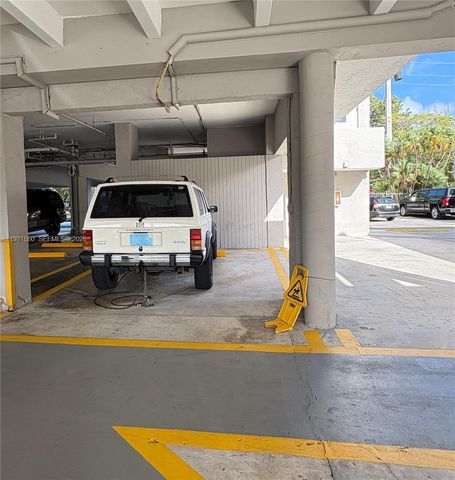 2500 NE 135th Street C502, North Miami, FL 33181