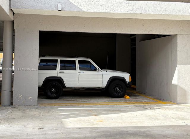 2500 NE 135th Street C502, North Miami, FL 33181
