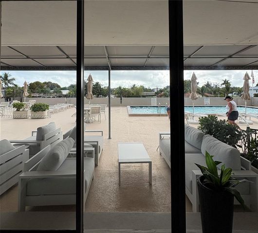 2500 NE 135th Street C502, North Miami, FL 33181
