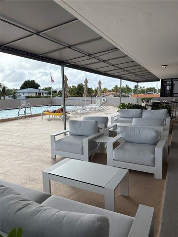 2500 NE 135th Street C502, North Miami, FL 33181