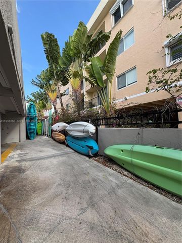 2500 NE 135th Street C502, North Miami, FL 33181