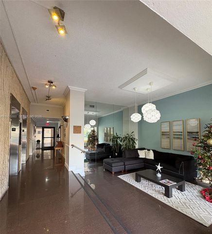 2500 NE 135th Street C502, North Miami, FL 33181