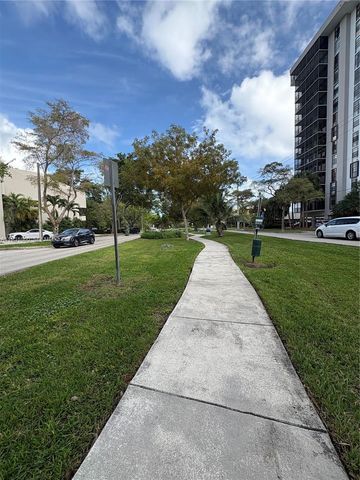 2500 NE 135th Street C502, North Miami, FL 33181