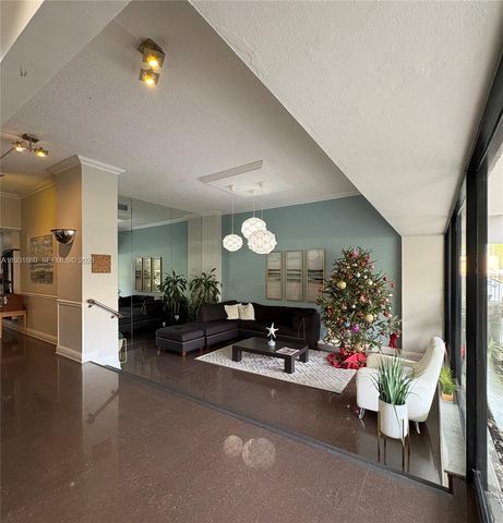 2500 NE 135th Street C502, North Miami, FL 33181