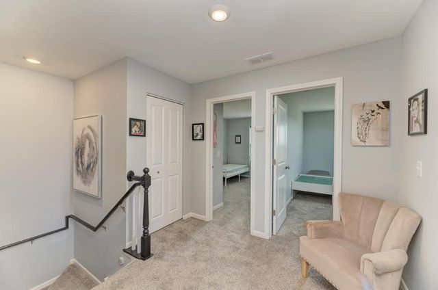 126 Kingsport Drive, South Elgin, IL 60177