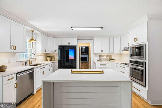 5424 Wedgewood Court SW, Lilburn, GA 30047