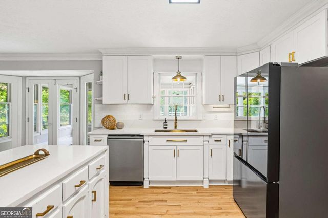 5424 Wedgewood Court SW, Lilburn, GA 30047