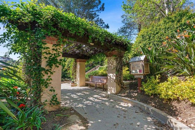 7640 Palmilla Dr 104, San Diego, CA 92122