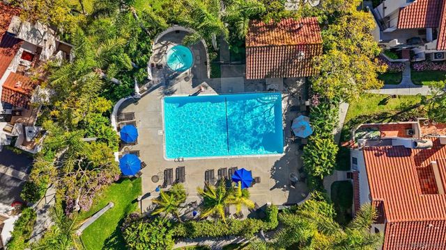 7640 Palmilla Dr 104, San Diego, CA 92122