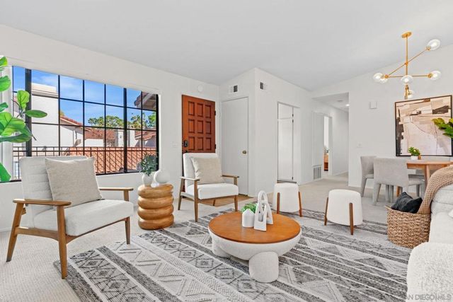 7640 Palmilla Dr 104, San Diego, CA 92122