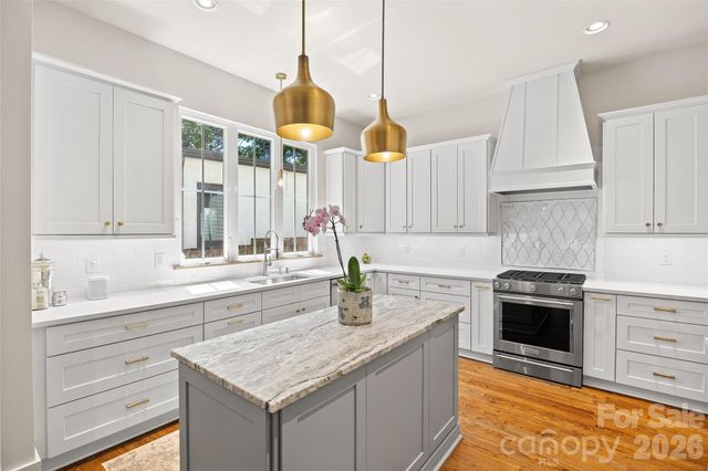 425 Pecan Avenue, Charlotte, NC 28204