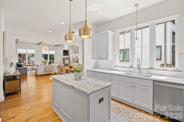 425 Pecan Avenue, Charlotte, NC 28204