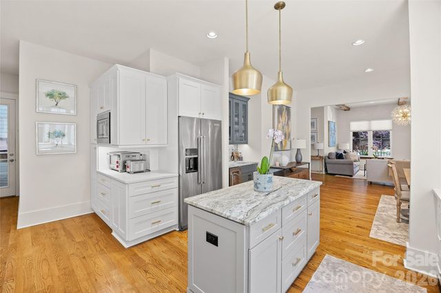 425 Pecan Avenue, Charlotte, NC 28204