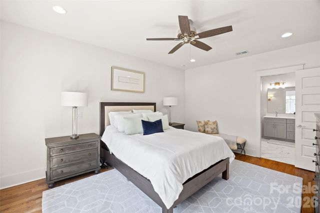 425 Pecan Avenue, Charlotte, NC 28204