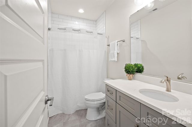 425 Pecan Avenue, Charlotte, NC 28204