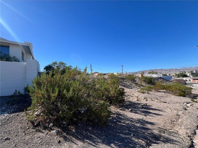 1439 Summit Drive, Bullhead City, AZ 86442