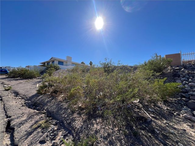 1439 Summit Drive, Bullhead City, AZ 86442