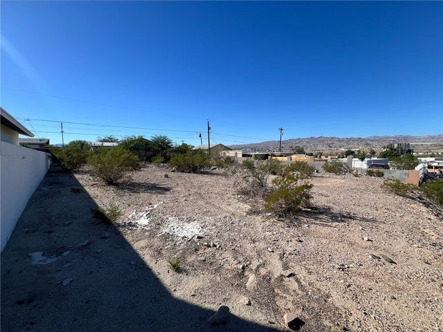 1439 Summit Drive, Bullhead City, AZ 86442