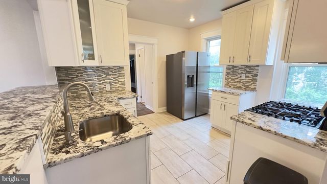 700 10TH AVE, Prospect Park, PA 19076