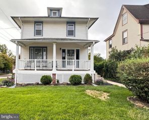 700 10TH AVE, Prospect Park, PA 19076