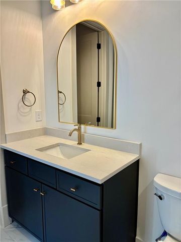 180 Thompson Place, Roswell, GA 30075