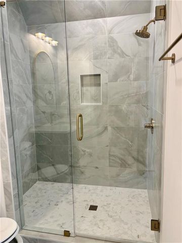 180 Thompson Place, Roswell, GA 30075