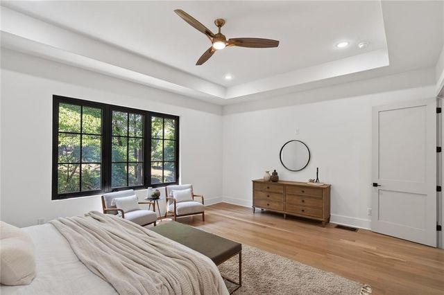 180 Thompson Place, Roswell, GA 30075