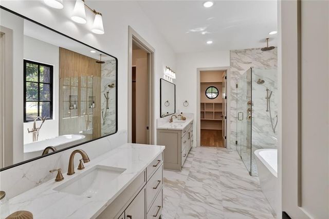 180 Thompson Place, Roswell, GA 30075