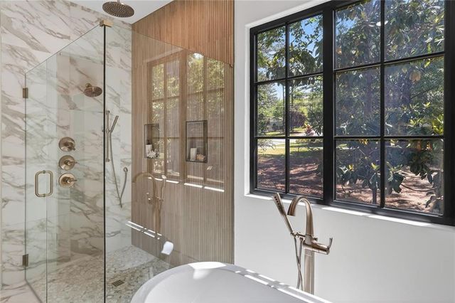 180 Thompson Place, Roswell, GA 30075