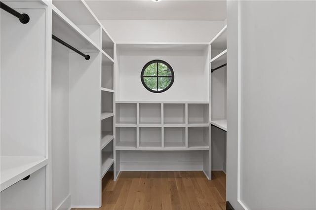 180 Thompson Place, Roswell, GA 30075