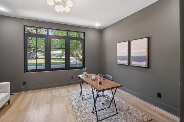 180 Thompson Place, Roswell, GA 30075