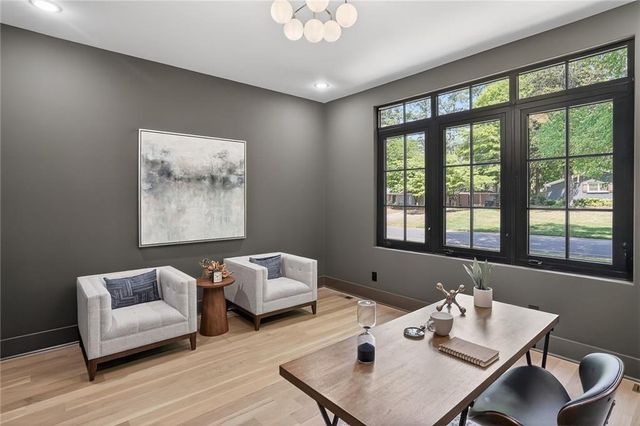 180 Thompson Place, Roswell, GA 30075