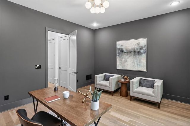 180 Thompson Place, Roswell, GA 30075