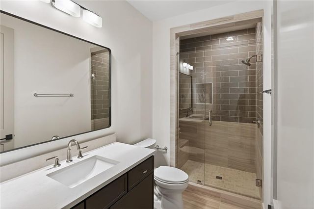 180 Thompson Place, Roswell, GA 30075