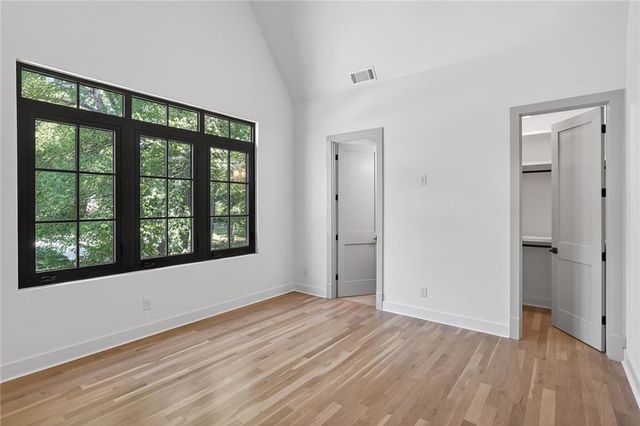 180 Thompson Place, Roswell, GA 30075
