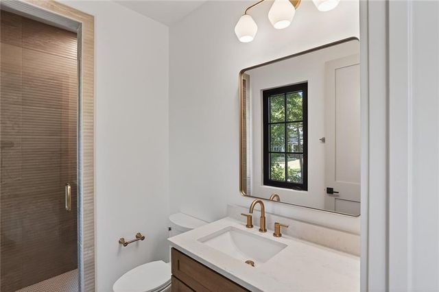 180 Thompson Place, Roswell, GA 30075