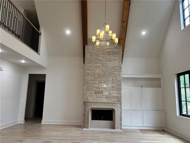 180 Thompson Place, Roswell, GA 30075