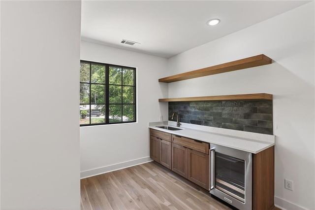 180 Thompson Place, Roswell, GA 30075