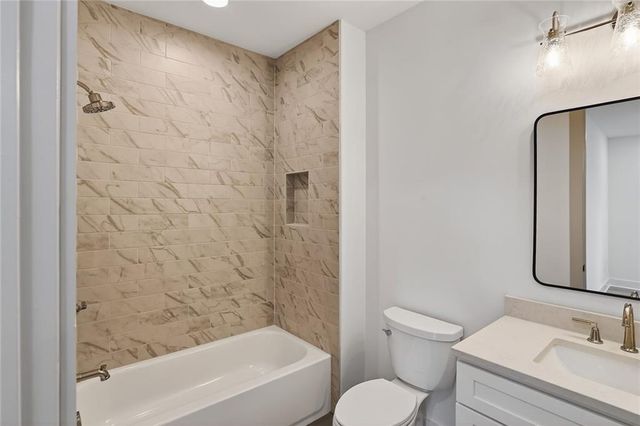 180 Thompson Place, Roswell, GA 30075
