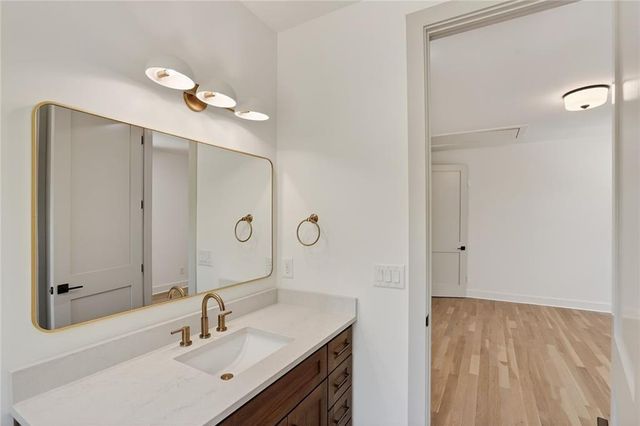 180 Thompson Place, Roswell, GA 30075