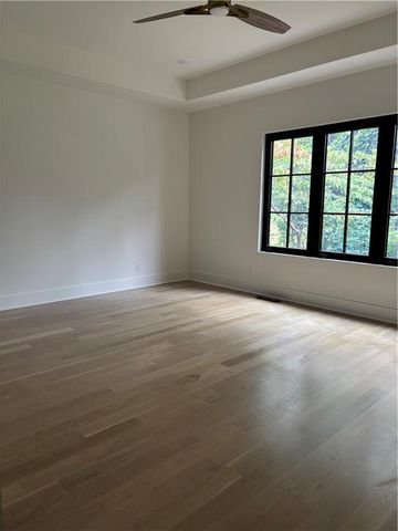 180 Thompson Place, Roswell, GA 30075