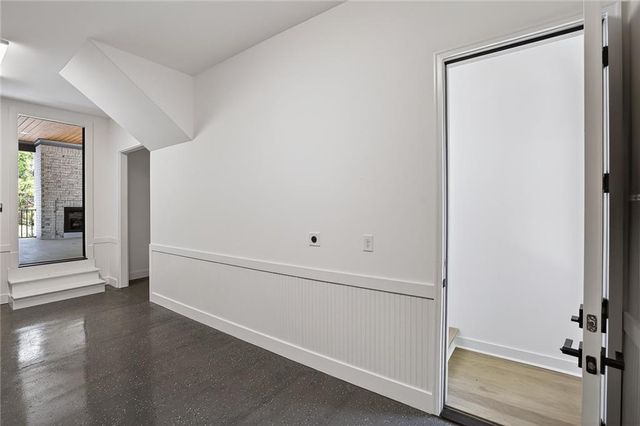 180 Thompson Place, Roswell, GA 30075