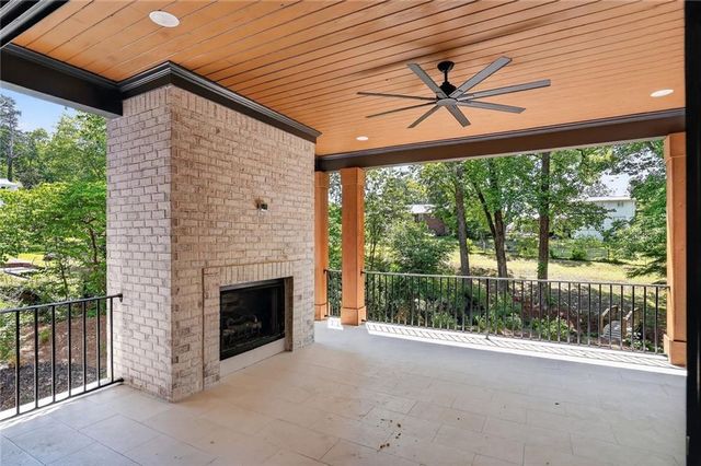 180 Thompson Place, Roswell, GA 30075